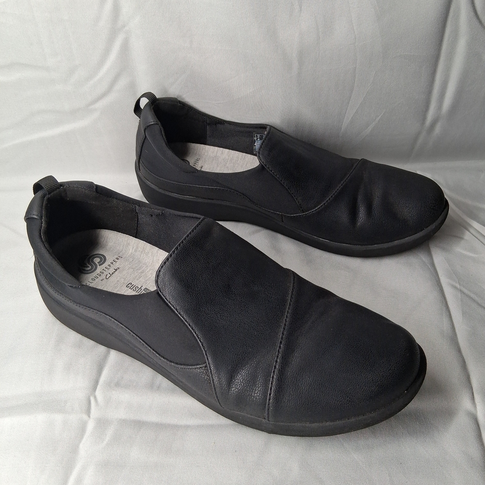 Clarks Cloudsteppers Women's Black Slip-On Loafers